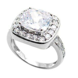 EXQUISITE TIMELESS SQUARE CUT CLEAR CZ CLASSIC COCKTAIL RING IN STERLING SILVER.